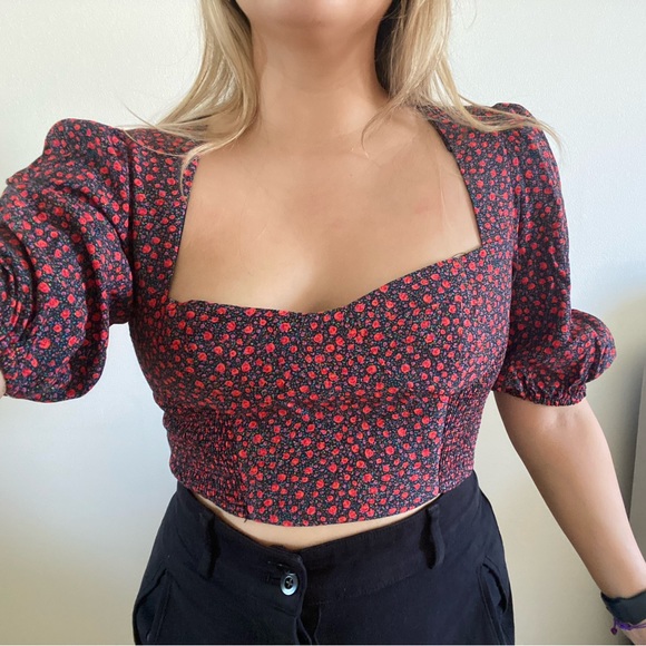 Zara | Floral Crop top - Picture 2 of 4
